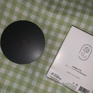 Em cosmetics sculpting bronzer NIB
